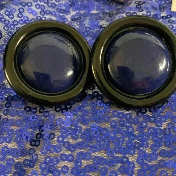 Jewelry - Retro Button Earring